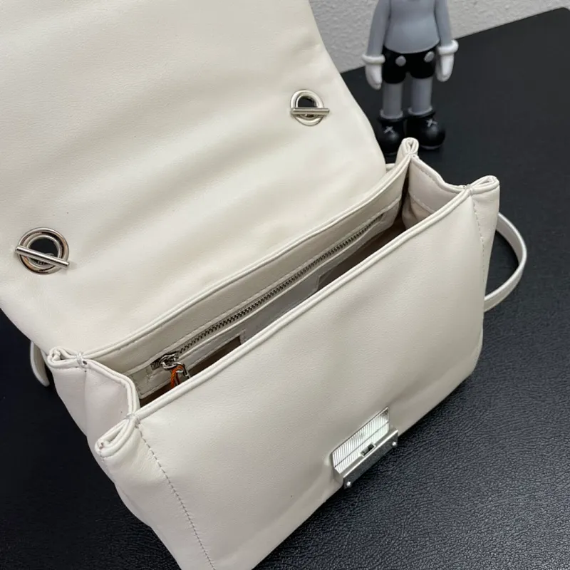All categories Official website "Brand Women's Bags" Women's Bags 💙 MK replica MK, fine imitation MK bags, MK handbags, 2023 official latest version MK cowhide crossbody bag, bag factory, original material, size: 23-16-8CM
